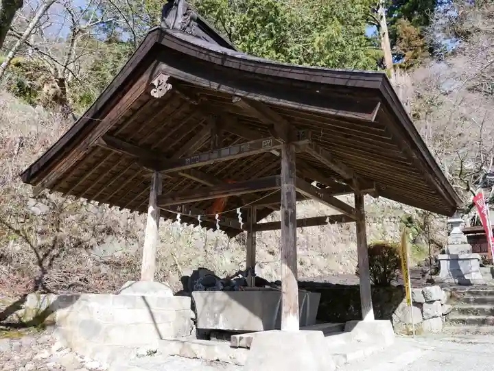 金櫻神社の手水舎
