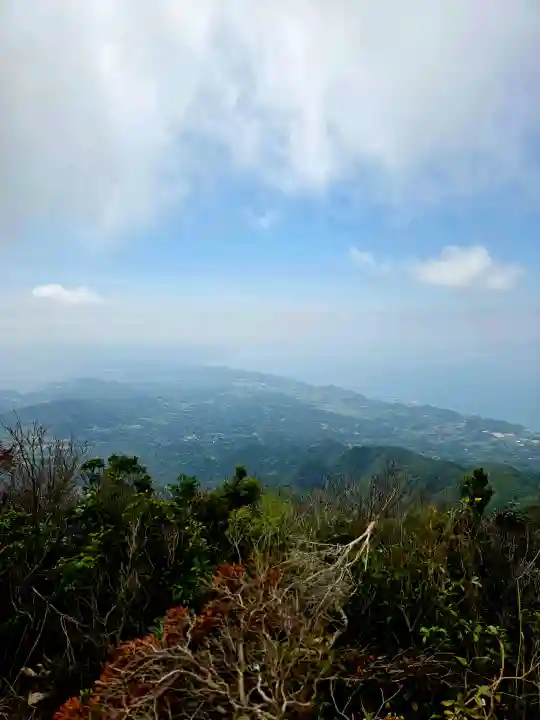 白山神社の{uncategorized: "未分類", other: "その他", undefined: "問題あり", building: "その他建物", grave: "お墓", sacred_gate: "鳥居", guardian: "狛犬", statue: "像", buddha: "仏像", history: "歴史", nature: "自然", garden: "庭園", animal: "動物", pagoda: "塔", temizu: "手水舎", mountain_gate: "山門・神門", sanctuary: "本殿・本堂", subordinate: "末社・摂社", art: "芸術", scenery: "景色", jizo: "地蔵", ema: "絵馬", goshuin: "御朱印", omikuji: "おみくじ", items: "授与品その他", amulet: "お守り", goshuincho: "御朱印帳", eats: "食事", festival: "お祭り", votive_dance: "神楽", shichigosan: "七五三参", wedding: "結婚式", experience: "体験その他", initially: "初詣", around: "周辺", anti_infection: "感染症対策"}