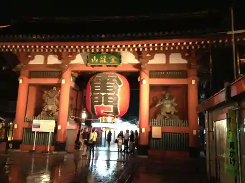 浅草寺の山門・神門