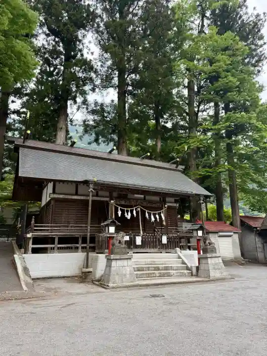 奥氷川神社の{uncategorized: "未分類", other: "その他", undefined: "問題あり", building: "その他建物", grave: "お墓", sacred_gate: "鳥居", guardian: "狛犬", statue: "像", buddha: "仏像", history: "歴史", nature: "自然", garden: "庭園", animal: "動物", pagoda: "塔", temizu: "手水舎", mountain_gate: "山門・神門", sanctuary: "本殿・本堂", subordinate: "末社・摂社", art: "芸術", scenery: "景色", jizo: "地蔵", ema: "絵馬", goshuin: "御朱印", omikuji: "おみくじ", items: "授与品その他", amulet: "お守り", goshuincho: "御朱印帳", eats: "食事", festival: "お祭り", votive_dance: "神楽", shichigosan: "七五三参", wedding: "結婚式", experience: "体験その他", initially: "初詣", around: "周辺", anti_infection: "感染症対策"}