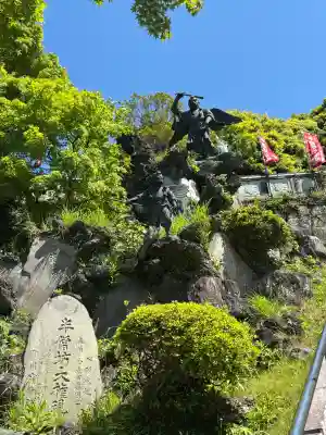 建長寺 半僧坊の{uncategorized: "未分類", other: "その他", undefined: "問題あり", building: "その他建物", grave: "お墓", sacred_gate: "鳥居", guardian: "狛犬", statue: "像", buddha: "仏像", history: "歴史", nature: "自然", garden: "庭園", animal: "動物", pagoda: "塔", temizu: "手水舎", mountain_gate: "山門・神門", sanctuary: "本殿・本堂", subordinate: "末社・摂社", art: "芸術", scenery: "景色", jizo: "地蔵", ema: "絵馬", goshuin: "御朱印", omikuji: "おみくじ", items: "授与品その他", amulet: "お守り", goshuincho: "御朱印帳", eats: "食事", festival: "お祭り", votive_dance: "神楽", shichigosan: "七五三参", wedding: "結婚式", experience: "体験その他", initially: "初詣", around: "周辺", anti_infection: "感染症対策"}