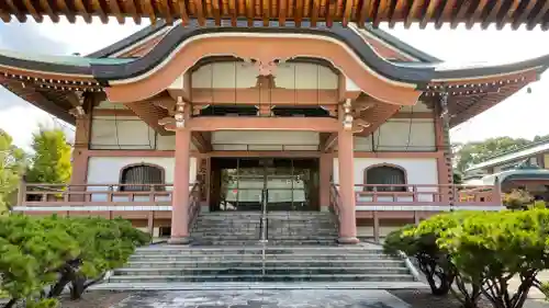 日蓮上人銅像護持教会（身延山福岡別院）の本殿・本堂