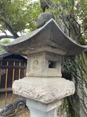 靍護稲荷神社の{uncategorized: "未分類", other: "その他", undefined: "問題あり", building: "その他建物", grave: "お墓", sacred_gate: "鳥居", guardian: "狛犬", statue: "像", buddha: "仏像", history: "歴史", nature: "自然", garden: "庭園", animal: "動物", pagoda: "塔", temizu: "手水舎", mountain_gate: "山門・神門", sanctuary: "本殿・本堂", subordinate: "末社・摂社", art: "芸術", scenery: "景色", jizo: "地蔵", ema: "絵馬", goshuin: "御朱印", omikuji: "おみくじ", items: "授与品その他", amulet: "お守り", goshuincho: "御朱印帳", eats: "食事", festival: "お祭り", votive_dance: "神楽", shichigosan: "七五三参", wedding: "結婚式", experience: "体験その他", initially: "初詣", around: "周辺", anti_infection: "感染症対策"}