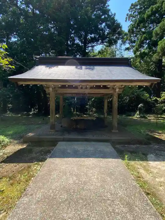 倭文神社の手水舎