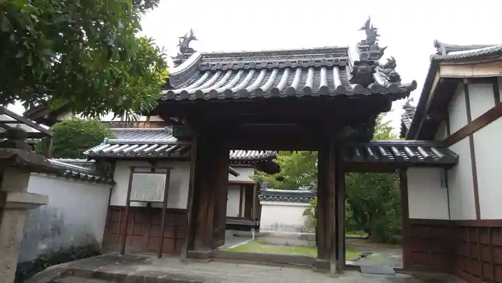 徳融寺の山門・神門