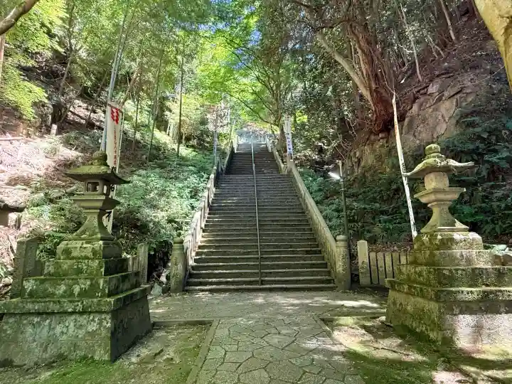 狸谷山不動院の{uncategorized: "未分類", other: "その他", undefined: "問題あり", building: "その他建物", grave: "お墓", sacred_gate: "鳥居", guardian: "狛犬", statue: "像", buddha: "仏像", history: "歴史", nature: "自然", garden: "庭園", animal: "動物", pagoda: "塔", temizu: "手水舎", mountain_gate: "山門・神門", sanctuary: "本殿・本堂", subordinate: "末社・摂社", art: "芸術", scenery: "景色", jizo: "地蔵", ema: "絵馬", goshuin: "御朱印", omikuji: "おみくじ", items: "授与品その他", amulet: "お守り", goshuincho: "御朱印帳", eats: "食事", festival: "お祭り", votive_dance: "神楽", shichigosan: "七五三参", wedding: "結婚式", experience: "体験その他", initially: "初詣", around: "周辺", anti_infection: "感染症対策"}
