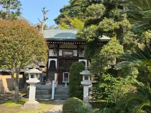 金龍院の{uncategorized: "未分類", other: "その他", undefined: "問題あり", building: "その他建物", grave: "お墓", sacred_gate: "鳥居", guardian: "狛犬", statue: "像", buddha: "仏像", history: "歴史", nature: "自然", garden: "庭園", animal: "動物", pagoda: "塔", temizu: "手水舎", mountain_gate: "山門・神門", sanctuary: "本殿・本堂", subordinate: "末社・摂社", art: "芸術", scenery: "景色", jizo: "地蔵", ema: "絵馬", goshuin: "御朱印", omikuji: "おみくじ", items: "授与品その他", amulet: "お守り", goshuincho: "御朱印帳", eats: "食事", festival: "お祭り", votive_dance: "神楽", shichigosan: "七五三参", wedding: "結婚式", experience: "体験その他", initially: "初詣", around: "周辺", anti_infection: "感染症対策"}