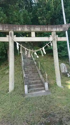 諏訪神社の鳥居