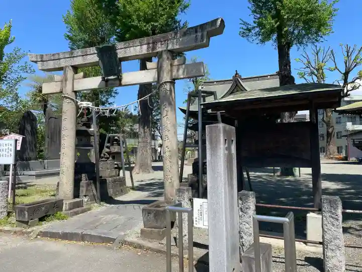 稲荷社の{uncategorized: "未分類", other: "その他", undefined: "問題あり", building: "その他建物", grave: "お墓", sacred_gate: "鳥居", guardian: "狛犬", statue: "像", buddha: "仏像", history: "歴史", nature: "自然", garden: "庭園", animal: "動物", pagoda: "塔", temizu: "手水舎", mountain_gate: "山門・神門", sanctuary: "本殿・本堂", subordinate: "末社・摂社", art: "芸術", scenery: "景色", jizo: "地蔵", ema: "絵馬", goshuin: "御朱印", omikuji: "おみくじ", items: "授与品その他", amulet: "お守り", goshuincho: "御朱印帳", eats: "食事", festival: "お祭り", votive_dance: "神楽", shichigosan: "七五三参", wedding: "結婚式", experience: "体験その他", initially: "初詣", around: "周辺", anti_infection: "感染症対策"}