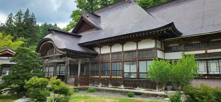 華蔵院の本殿・本堂