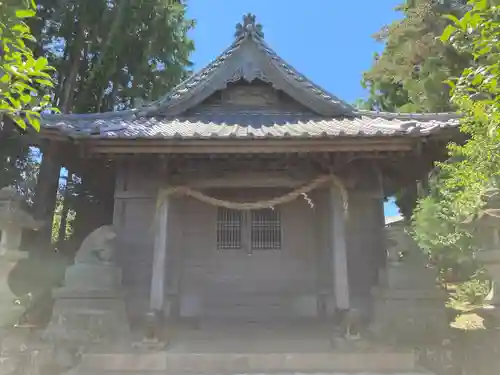 鮑玉白珠比咩命神社の本殿