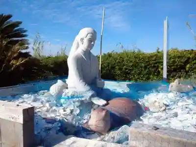 龍宮神社の像