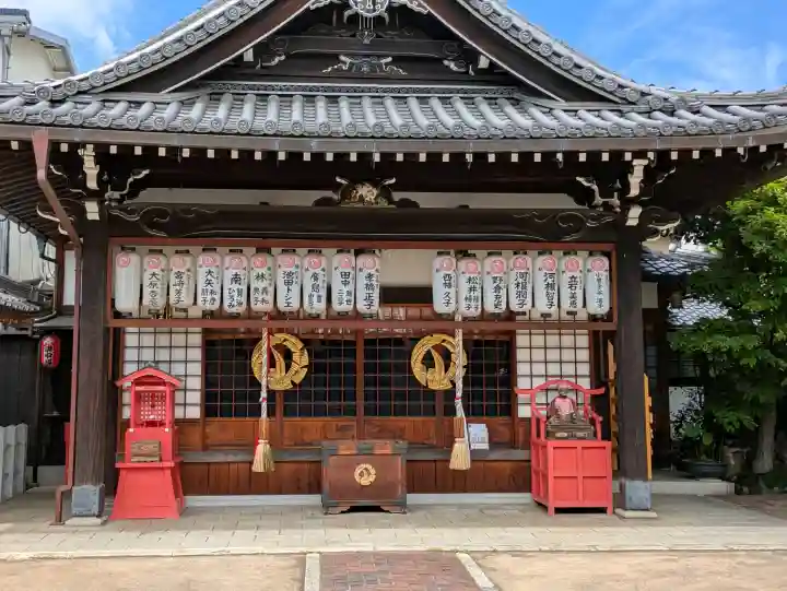 粟嶋堂宗徳寺の{uncategorized: "未分類", other: "その他", undefined: "問題あり", building: "その他建物", grave: "お墓", sacred_gate: "鳥居", guardian: "狛犬", statue: "像", buddha: "仏像", history: "歴史", nature: "自然", garden: "庭園", animal: "動物", pagoda: "塔", temizu: "手水舎", mountain_gate: "山門・神門", sanctuary: "本殿・本堂", subordinate: "末社・摂社", art: "芸術", scenery: "景色", jizo: "地蔵", ema: "絵馬", goshuin: "御朱印", omikuji: "おみくじ", items: "授与品その他", amulet: "お守り", goshuincho: "御朱印帳", eats: "食事", festival: "お祭り", votive_dance: "神楽", shichigosan: "七五三参", wedding: "結婚式", experience: "体験その他", initially: "初詣", around: "周辺", anti_infection: "感染症対策"}
