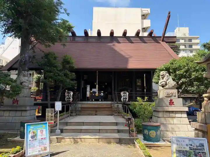 高円寺氷川神社の{uncategorized: "未分類", other: "その他", undefined: "問題あり", building: "その他建物", grave: "お墓", sacred_gate: "鳥居", guardian: "狛犬", statue: "像", buddha: "仏像", history: "歴史", nature: "自然", garden: "庭園", animal: "動物", pagoda: "塔", temizu: "手水舎", mountain_gate: "山門・神門", sanctuary: "本殿・本堂", subordinate: "末社・摂社", art: "芸術", scenery: "景色", jizo: "地蔵", ema: "絵馬", goshuin: "御朱印", omikuji: "おみくじ", items: "授与品その他", amulet: "お守り", goshuincho: "御朱印帳", eats: "食事", festival: "お祭り", votive_dance: "神楽", shichigosan: "七五三参", wedding: "結婚式", experience: "体験その他", initially: "初詣", around: "周辺", anti_infection: "感染症対策"}