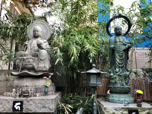 玉眞院玉川大師の地蔵