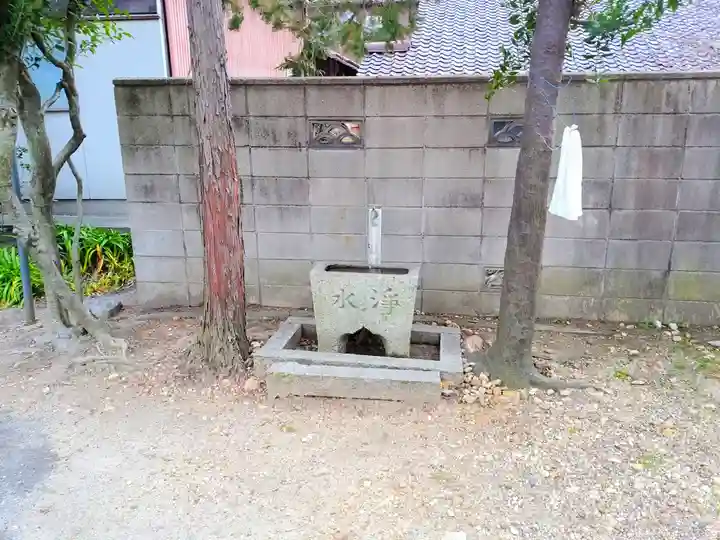 稲荷社(八左ヱ門新田稲荷社)の手水舎