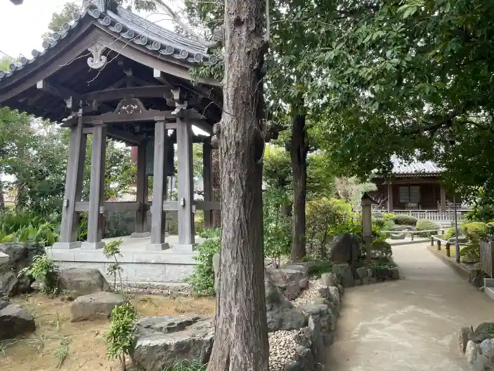 法真寺の{uncategorized: "未分類", other: "その他", undefined: "問題あり", building: "その他建物", grave: "お墓", sacred_gate: "鳥居", guardian: "狛犬", statue: "像", buddha: "仏像", history: "歴史", nature: "自然", garden: "庭園", animal: "動物", pagoda: "塔", temizu: "手水舎", mountain_gate: "山門・神門", sanctuary: "本殿・本堂", subordinate: "末社・摂社", art: "芸術", scenery: "景色", jizo: "地蔵", ema: "絵馬", goshuin: "御朱印", omikuji: "おみくじ", items: "授与品その他", amulet: "お守り", goshuincho: "御朱印帳", eats: "食事", festival: "お祭り", votive_dance: "神楽", shichigosan: "七五三参", wedding: "結婚式", experience: "体験その他", initially: "初詣", around: "周辺", anti_infection: "感染症対策"}