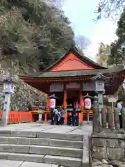 白峰神社の本殿