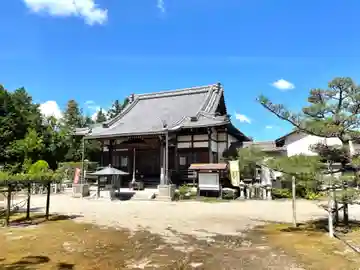 持佛寺の本殿・本堂