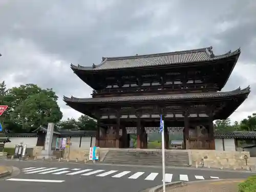 仁和寺の山門