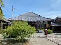 西導寺の本殿・本堂