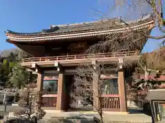 蓮華院寳生寺の山門