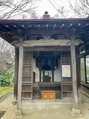 薬王寺の{uncategorized: "未分類", other: "その他", undefined: "問題あり", building: "その他建物", grave: "お墓", sacred_gate: "鳥居", guardian: "狛犬", statue: "像", buddha: "仏像", history: "歴史", nature: "自然", garden: "庭園", animal: "動物", pagoda: "塔", temizu: "手水舎", mountain_gate: "山門・神門", sanctuary: "本殿・本堂", subordinate: "末社・摂社", art: "芸術", scenery: "景色", jizo: "地蔵", ema: "絵馬", goshuin: "御朱印", omikuji: "おみくじ", items: "授与品その他", amulet: "お守り", goshuincho: "御朱印帳", eats: "食事", festival: "お祭り", votive_dance: "神楽", shichigosan: "七五三参", wedding: "結婚式", experience: "体験その他", initially: "初詣", around: "周辺", anti_infection: "感染症対策"}