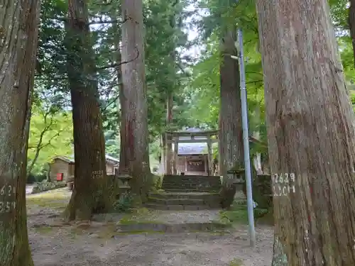 石座神社の鳥居