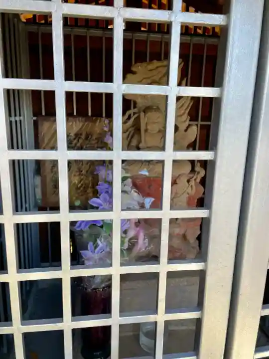 石川不動尊の{uncategorized: "未分類", other: "その他", undefined: "問題あり", building: "その他建物", grave: "お墓", sacred_gate: "鳥居", guardian: "狛犬", statue: "像", buddha: "仏像", history: "歴史", nature: "自然", garden: "庭園", animal: "動物", pagoda: "塔", temizu: "手水舎", mountain_gate: "山門・神門", sanctuary: "本殿・本堂", subordinate: "末社・摂社", art: "芸術", scenery: "景色", jizo: "地蔵", ema: "絵馬", goshuin: "御朱印", omikuji: "おみくじ", items: "授与品その他", amulet: "お守り", goshuincho: "御朱印帳", eats: "食事", festival: "お祭り", votive_dance: "神楽", shichigosan: "七五三参", wedding: "結婚式", experience: "体験その他", initially: "初詣", around: "周辺", anti_infection: "感染症対策"}