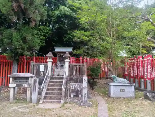 宇夫須奈神社（木曽川町）の{uncategorized: "未分類", other: "その他", undefined: "問題あり", building: "その他建物", grave: "お墓", sacred_gate: "鳥居", guardian: "狛犬", statue: "像", buddha: "仏像", history: "歴史", nature: "自然", garden: "庭園", animal: "動物", pagoda: "塔", temizu: "手水舎", mountain_gate: "山門・神門", sanctuary: "本殿・本堂", subordinate: "末社・摂社", art: "芸術", scenery: "景色", jizo: "地蔵", ema: "絵馬", goshuin: "御朱印", omikuji: "おみくじ", items: "授与品その他", amulet: "お守り", goshuincho: "御朱印帳", eats: "食事", festival: "お祭り", votive_dance: "神楽", shichigosan: "七五三参", wedding: "結婚式", experience: "体験その他", initially: "初詣", around: "周辺", anti_infection: "感染症対策"}