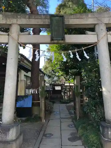 雪塚稲荷神社の鳥居