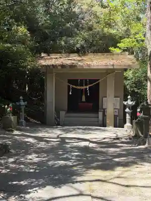 稲荷神社の{uncategorized: "未分類", other: "その他", undefined: "問題あり", building: "その他建物", grave: "お墓", sacred_gate: "鳥居", guardian: "狛犬", statue: "像", buddha: "仏像", history: "歴史", nature: "自然", garden: "庭園", animal: "動物", pagoda: "塔", temizu: "手水舎", mountain_gate: "山門・神門", sanctuary: "本殿・本堂", subordinate: "末社・摂社", art: "芸術", scenery: "景色", jizo: "地蔵", ema: "絵馬", goshuin: "御朱印", omikuji: "おみくじ", items: "授与品その他", amulet: "お守り", goshuincho: "御朱印帳", eats: "食事", festival: "お祭り", votive_dance: "神楽", shichigosan: "七五三参", wedding: "結婚式", experience: "体験その他", initially: "初詣", around: "周辺", anti_infection: "感染症対策"}