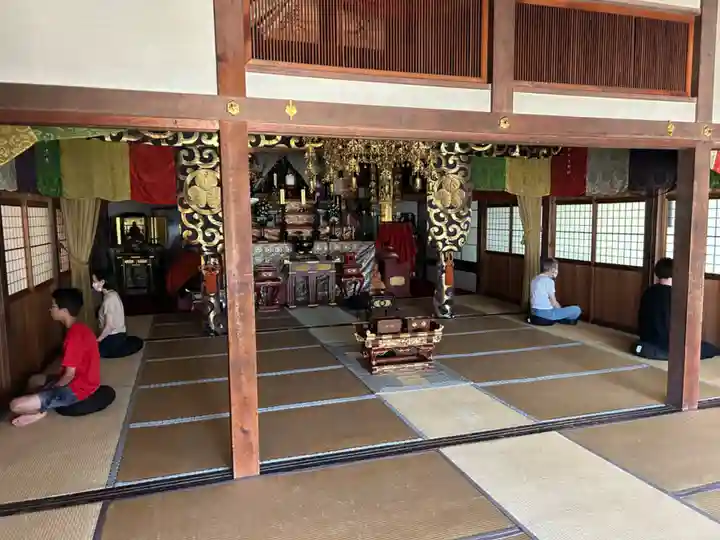 安用寺の本殿・本堂