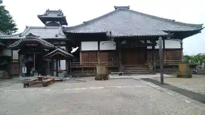 長蓮寺の本殿・本堂