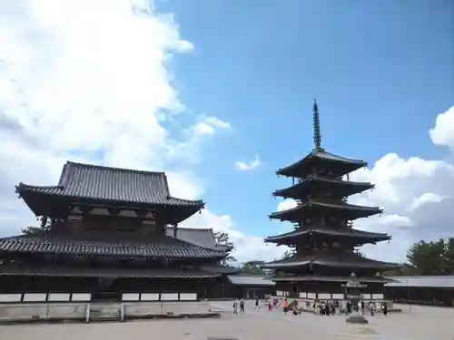 法隆寺の本殿