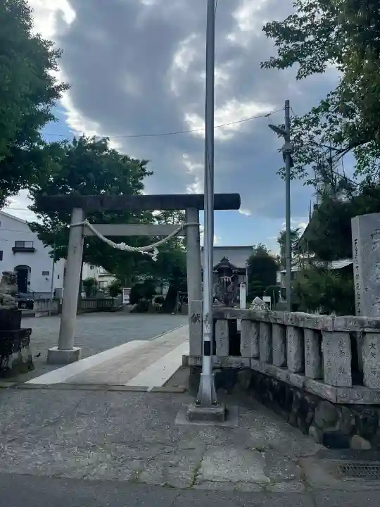栗原神社の{uncategorized: "未分類", other: "その他", undefined: "問題あり", building: "その他建物", grave: "お墓", sacred_gate: "鳥居", guardian: "狛犬", statue: "像", buddha: "仏像", history: "歴史", nature: "自然", garden: "庭園", animal: "動物", pagoda: "塔", temizu: "手水舎", mountain_gate: "山門・神門", sanctuary: "本殿・本堂", subordinate: "末社・摂社", art: "芸術", scenery: "景色", jizo: "地蔵", ema: "絵馬", goshuin: "御朱印", omikuji: "おみくじ", items: "授与品その他", amulet: "お守り", goshuincho: "御朱印帳", eats: "食事", festival: "お祭り", votive_dance: "神楽", shichigosan: "七五三参", wedding: "結婚式", experience: "体験その他", initially: "初詣", around: "周辺", anti_infection: "感染症対策"}