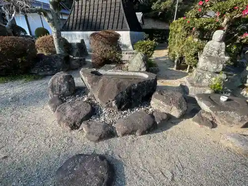 浄眼寺の{uncategorized: "未分類", other: "その他", undefined: "問題あり", building: "その他建物", grave: "お墓", sacred_gate: "鳥居", guardian: "狛犬", statue: "像", buddha: "仏像", history: "歴史", nature: "自然", garden: "庭園", animal: "動物", pagoda: "塔", temizu: "手水舎", mountain_gate: "山門・神門", sanctuary: "本殿・本堂", subordinate: "末社・摂社", art: "芸術", scenery: "景色", jizo: "地蔵", ema: "絵馬", goshuin: "御朱印", omikuji: "おみくじ", items: "授与品その他", amulet: "お守り", goshuincho: "御朱印帳", eats: "食事", festival: "お祭り", votive_dance: "神楽", shichigosan: "七五三参", wedding: "結婚式", experience: "体験その他", initially: "初詣", around: "周辺", anti_infection: "感染症対策"}