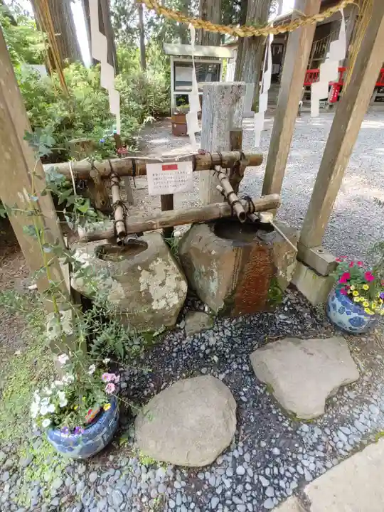 坪沼八幡神社の手水舎