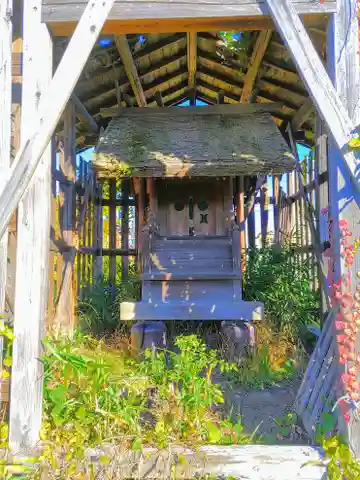 神明社(本甲)の本殿・本堂