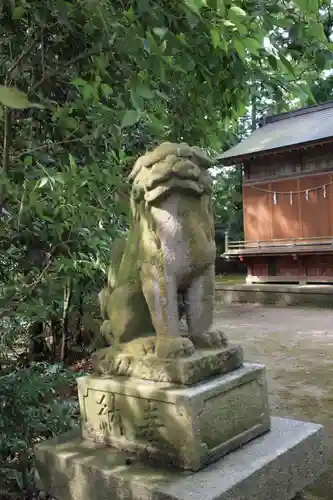 旦飯野神社の狛犬