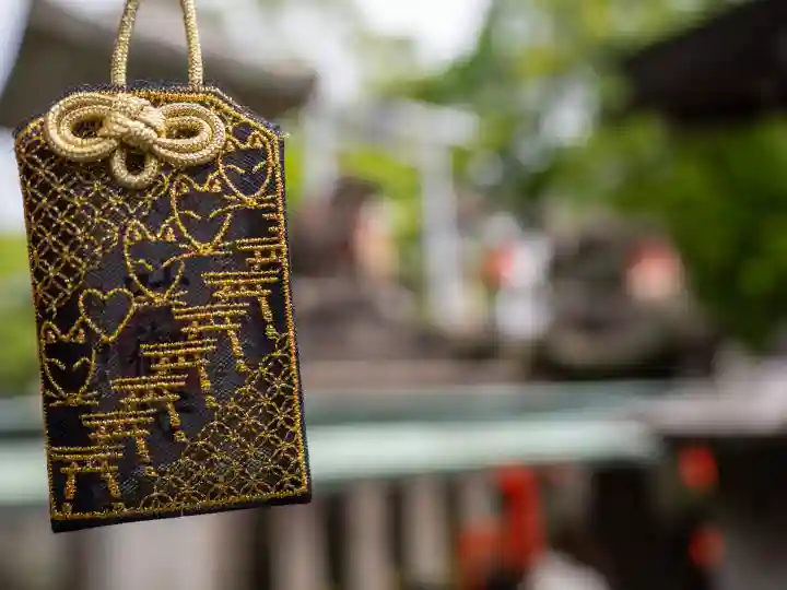 伏見稲荷大社三ノ峰(下之社神蹟・白菊大神)の{uncategorized: "未分類", other: "その他", undefined: "問題あり", building: "その他建物", grave: "お墓", sacred_gate: "鳥居", guardian: "狛犬", statue: "像", buddha: "仏像", history: "歴史", nature: "自然", garden: "庭園", animal: "動物", pagoda: "塔", temizu: "手水舎", mountain_gate: "山門・神門", sanctuary: "本殿・本堂", subordinate: "末社・摂社", art: "芸術", scenery: "景色", jizo: "地蔵", ema: "絵馬", goshuin: "御朱印", omikuji: "おみくじ", items: "授与品その他", amulet: "お守り", goshuincho: "御朱印帳", eats: "食事", festival: "お祭り", votive_dance: "神楽", shichigosan: "七五三参", wedding: "結婚式", experience: "体験その他", initially: "初詣", around: "周辺", anti_infection: "感染症対策"}