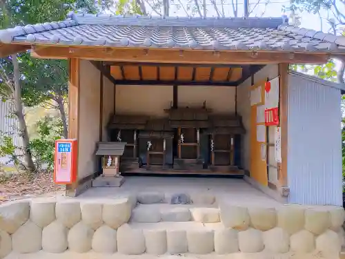 八幡社（丹陽町重吉）の末社・摂社