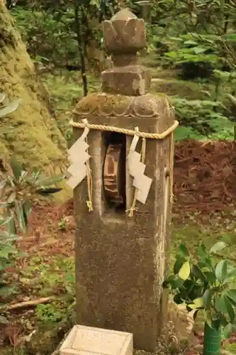 御岩神社の建物その他