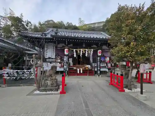 上新田天神社の{uncategorized: "未分類", other: "その他", undefined: "問題あり", building: "その他建物", grave: "お墓", sacred_gate: "鳥居", guardian: "狛犬", statue: "像", buddha: "仏像", history: "歴史", nature: "自然", garden: "庭園", animal: "動物", pagoda: "塔", temizu: "手水舎", mountain_gate: "山門・神門", sanctuary: "本殿・本堂", subordinate: "末社・摂社", art: "芸術", scenery: "景色", jizo: "地蔵", ema: "絵馬", goshuin: "御朱印", omikuji: "おみくじ", items: "授与品その他", amulet: "お守り", goshuincho: "御朱印帳", eats: "食事", festival: "お祭り", votive_dance: "神楽", shichigosan: "七五三参", wedding: "結婚式", experience: "体験その他", initially: "初詣", around: "周辺", anti_infection: "感染症対策"}