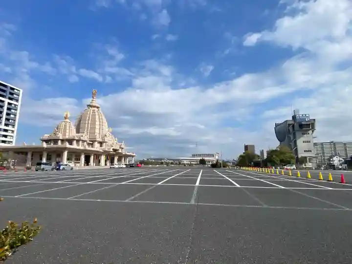 川崎大師交通安全祈祷殿の{uncategorized: "未分類", other: "その他", undefined: "問題あり", building: "その他建物", grave: "お墓", sacred_gate: "鳥居", guardian: "狛犬", statue: "像", buddha: "仏像", history: "歴史", nature: "自然", garden: "庭園", animal: "動物", pagoda: "塔", temizu: "手水舎", mountain_gate: "山門・神門", sanctuary: "本殿・本堂", subordinate: "末社・摂社", art: "芸術", scenery: "景色", jizo: "地蔵", ema: "絵馬", goshuin: "御朱印", omikuji: "おみくじ", items: "授与品その他", amulet: "お守り", goshuincho: "御朱印帳", eats: "食事", festival: "お祭り", votive_dance: "神楽", shichigosan: "七五三参", wedding: "結婚式", experience: "体験その他", initially: "初詣", around: "周辺", anti_infection: "感染症対策"}