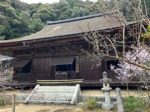 桑実寺の本殿