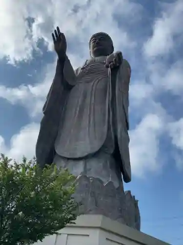 東本願寺本廟 牛久浄苑（牛久大仏）の仏像