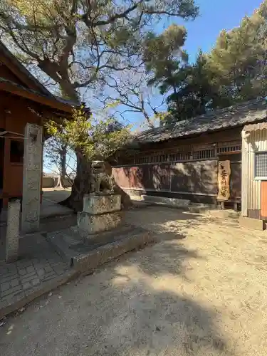 細石神社の{uncategorized: "未分類", other: "その他", undefined: "問題あり", building: "その他建物", grave: "お墓", sacred_gate: "鳥居", guardian: "狛犬", statue: "像", buddha: "仏像", history: "歴史", nature: "自然", garden: "庭園", animal: "動物", pagoda: "塔", temizu: "手水舎", mountain_gate: "山門・神門", sanctuary: "本殿・本堂", subordinate: "末社・摂社", art: "芸術", scenery: "景色", jizo: "地蔵", ema: "絵馬", goshuin: "御朱印", omikuji: "おみくじ", items: "授与品その他", amulet: "お守り", goshuincho: "御朱印帳", eats: "食事", festival: "お祭り", votive_dance: "神楽", shichigosan: "七五三参", wedding: "結婚式", experience: "体験その他", initially: "初詣", around: "周辺", anti_infection: "感染症対策"}