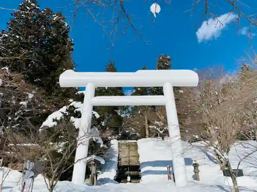 土津神社｜こどもと出世の神さまの鳥居