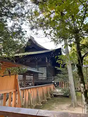 武田神社の本殿・本堂